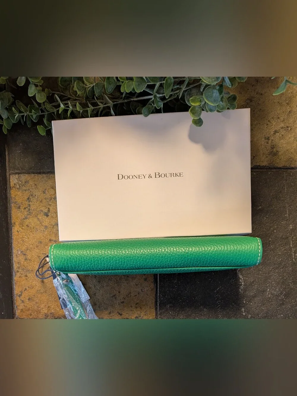 NWT! Dooney & Bourke Lucca Leather Zip Around Wallet in KELLY GREEN